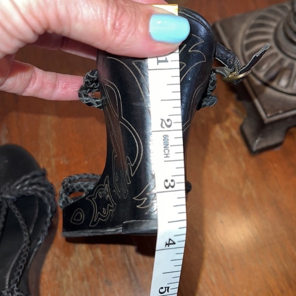 ANTONIO MELANI | Strappy Leather Wedges with Heel Design - Size 6 - Picture 9 of 11